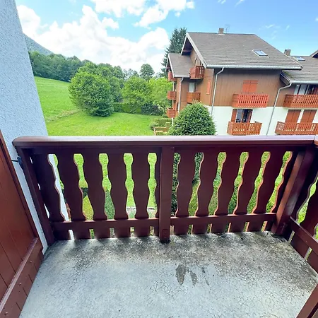 Au Pied Des Pistes A Avec Balcon Et Parking - Fr-1-498-117 *
