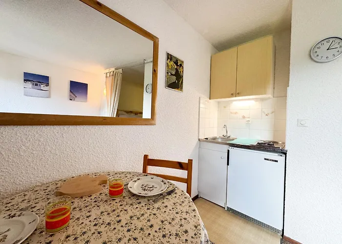 Au Pied Des Pistes A Avec Balcon Et Parking - Fr-1-498-117 Bernex